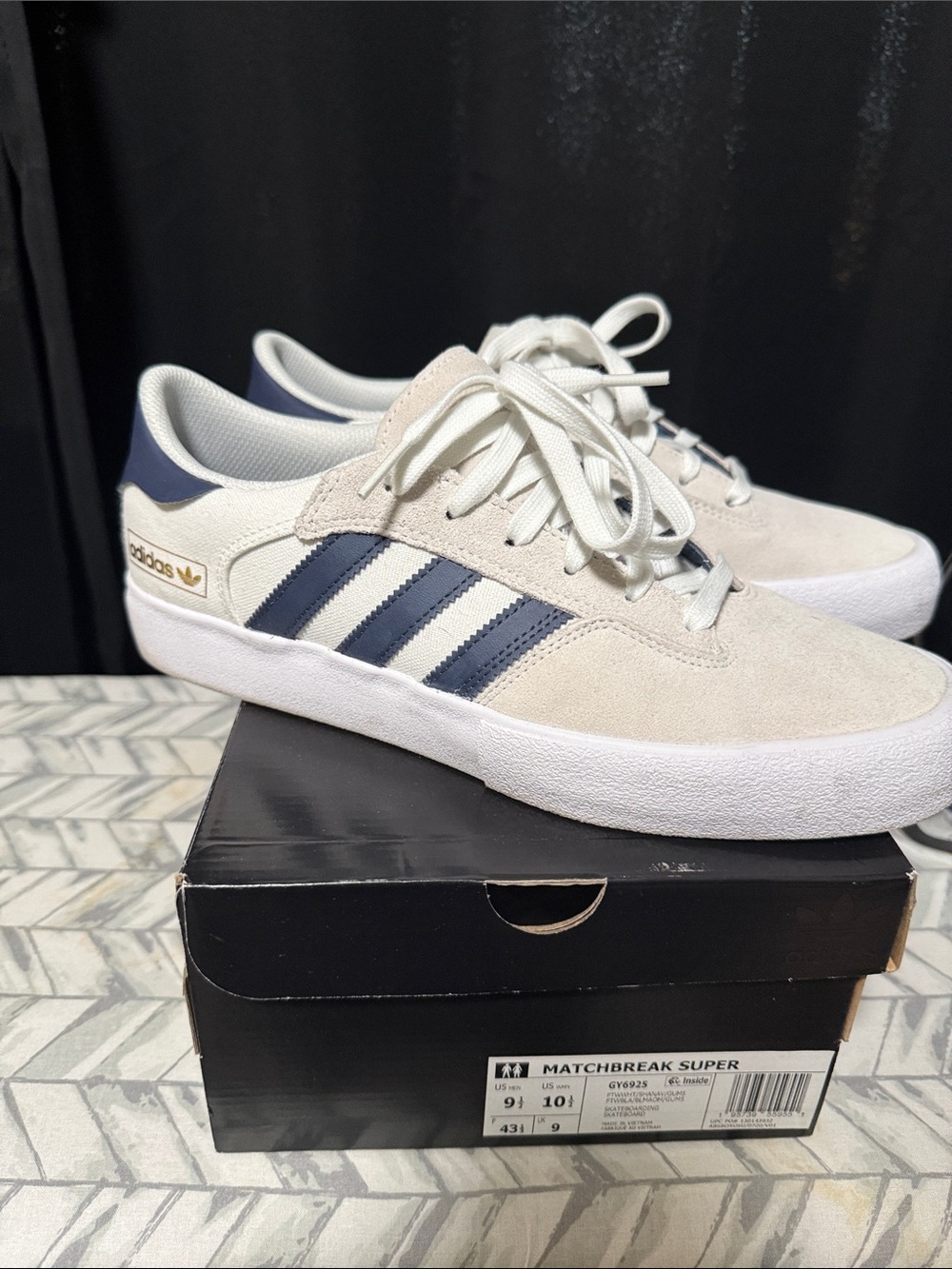 adidas Matchbreak Super Sneakers in Off-White and Navy 9.5 Men’s used